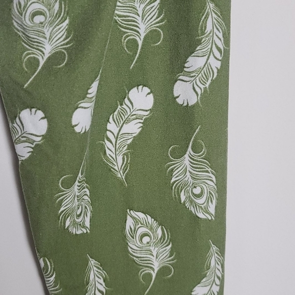 Lularoe green feather leggings - Picture 4 of 5